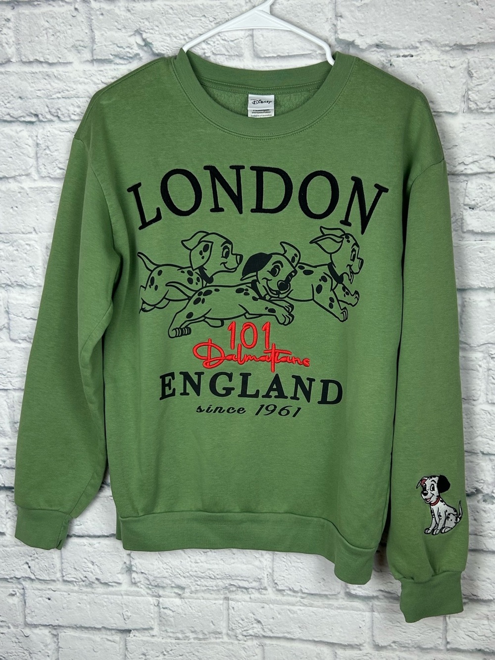 Disney 101 Dalmatians London England Green Embroidered Sweatshirt Medium